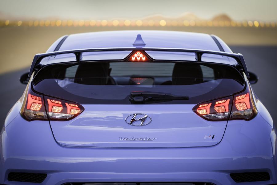 Детали экстерьера Hyundai Veloster N 2018 года  (NA) (фото 11 из 85)